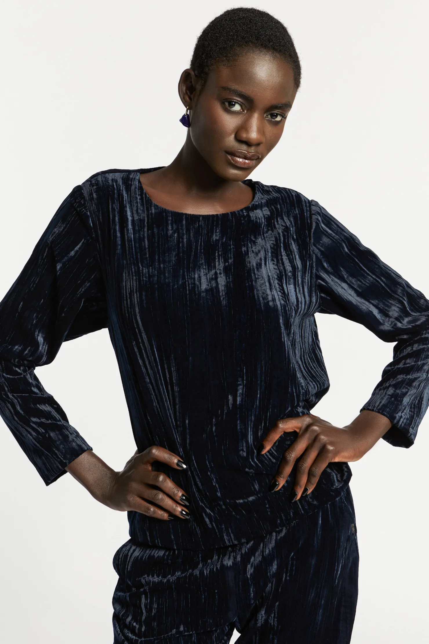 blouse_in_crushed_fluweel_2.webp DAMES Xandres Blouse in crushed fluweel