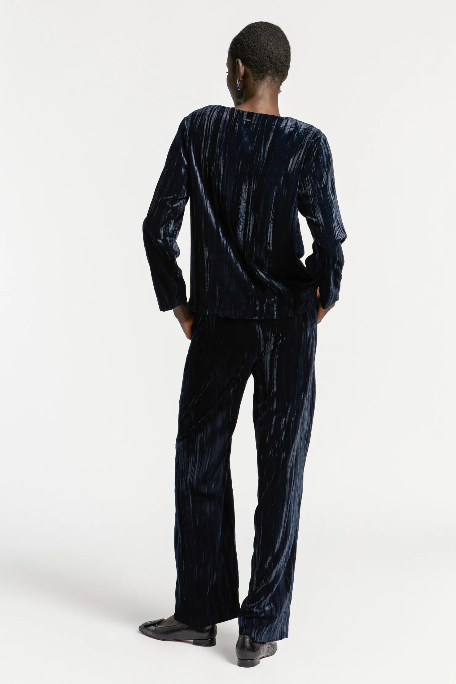 blouse_in_crushed_fluweel_3.webp DAMES Xandres Blouse in crushed fluweel