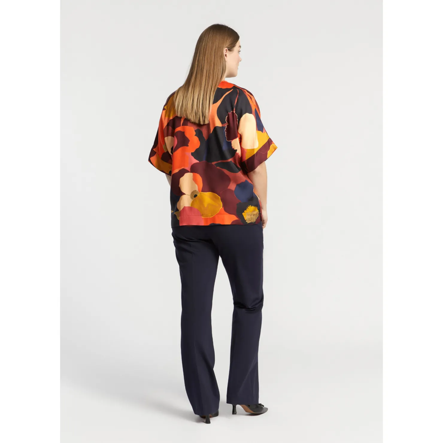 blouse_met_bloemenprint_9-1.webp DAMES Xandres Blouse met bloemenprint