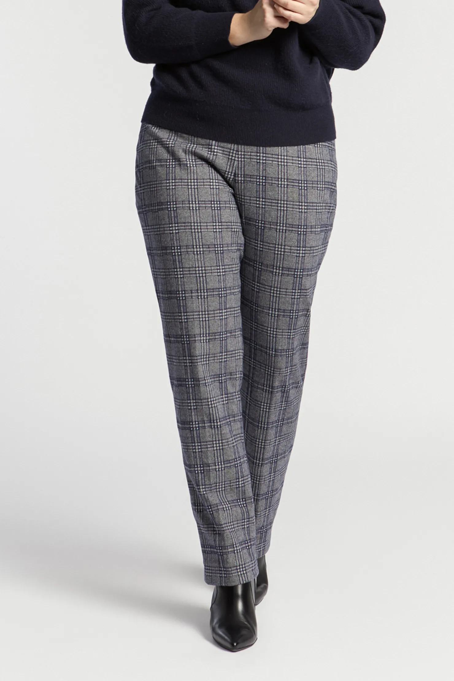 broek_met_ruitenprint_2-1.webp DAMES Xandres Broek met ruitenprint