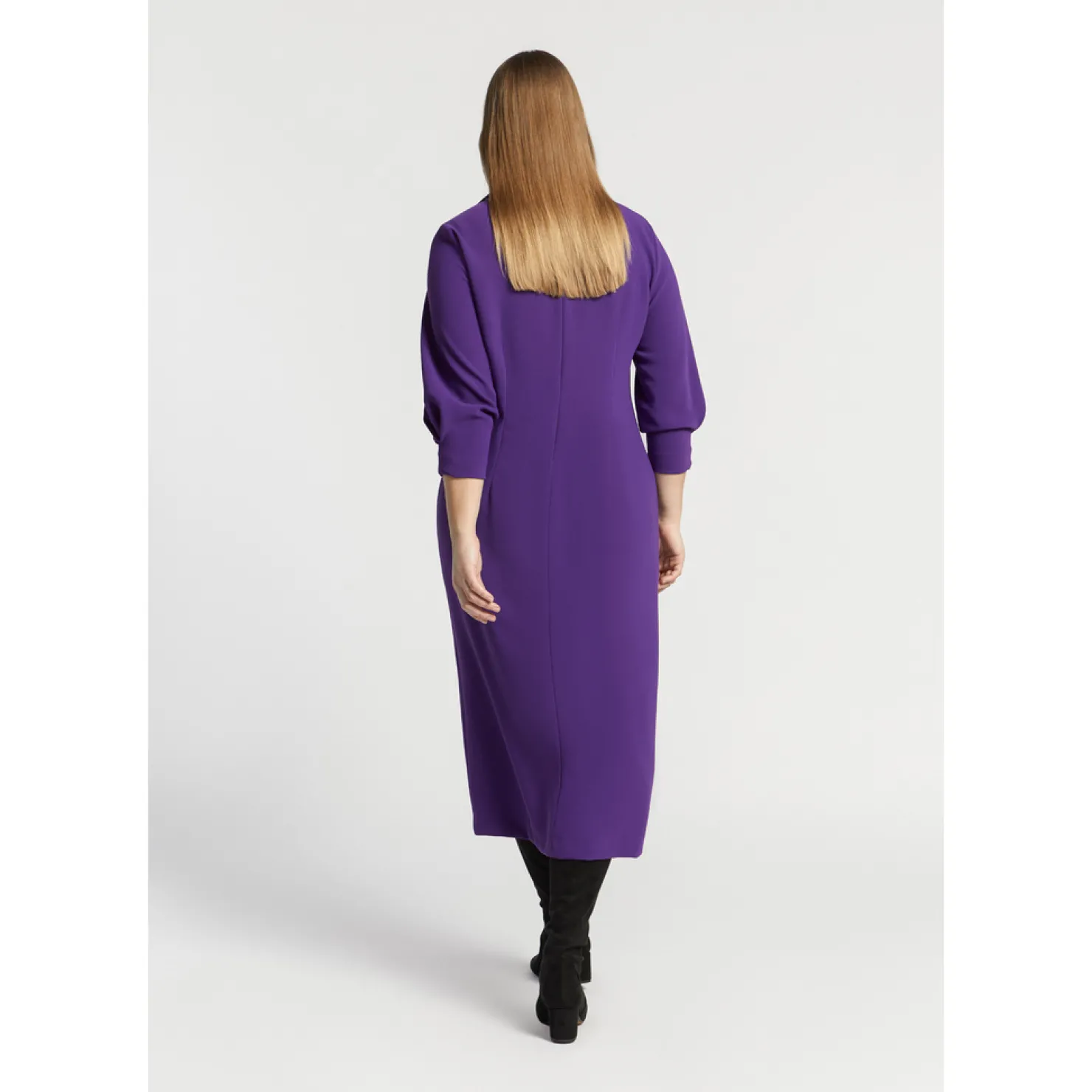 gecentreerde_jurk_met_vhals_15.webp DAMES Xandres Gecentreerde jurk met V-hals