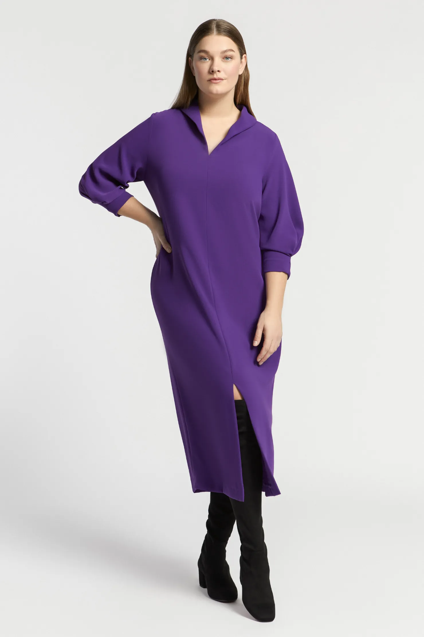 gecentreerde_jurk_met_vhals_7.webp DAMES Xandres Gecentreerde jurk met V-hals