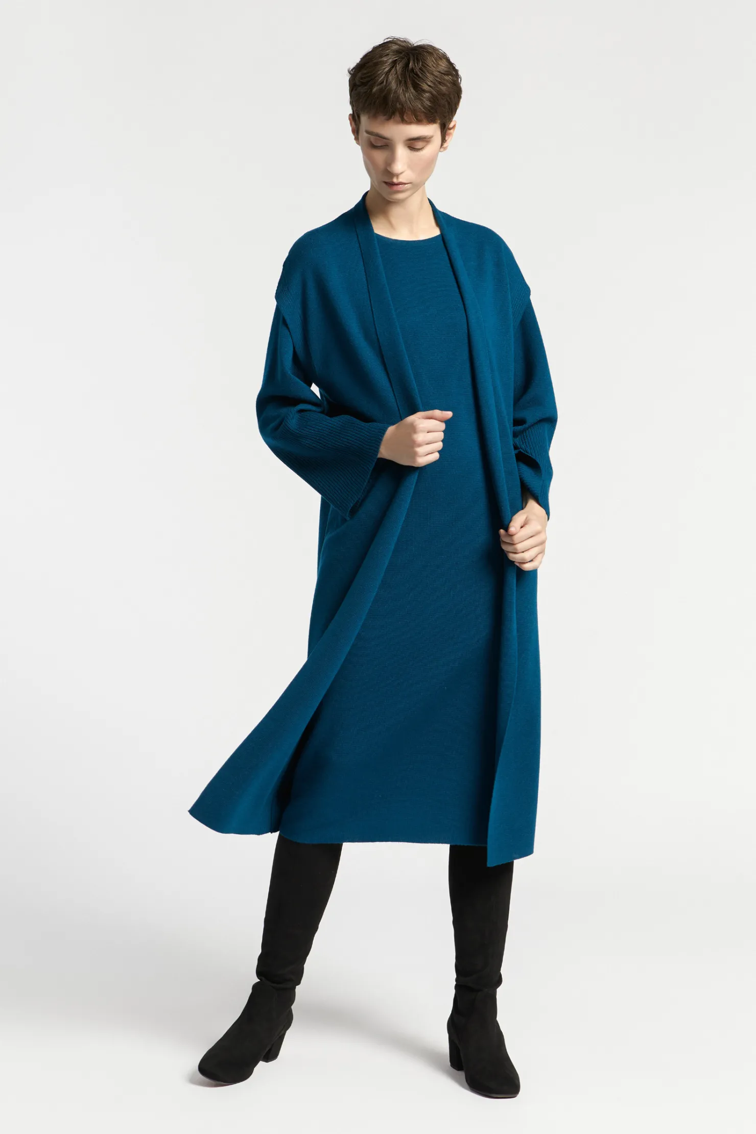 lange_gebreide_gilet_2.webp DAMES Xandres Lange gebreide gilet