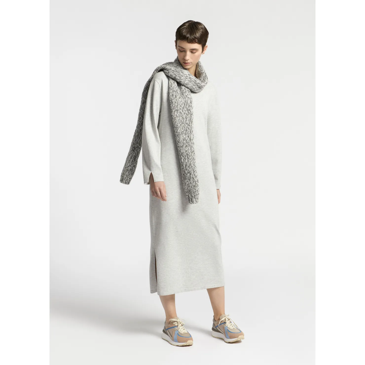 lange_gebreide_jurk_met_split_10.webp DAMES Xandres Lange gebreide jurk met split