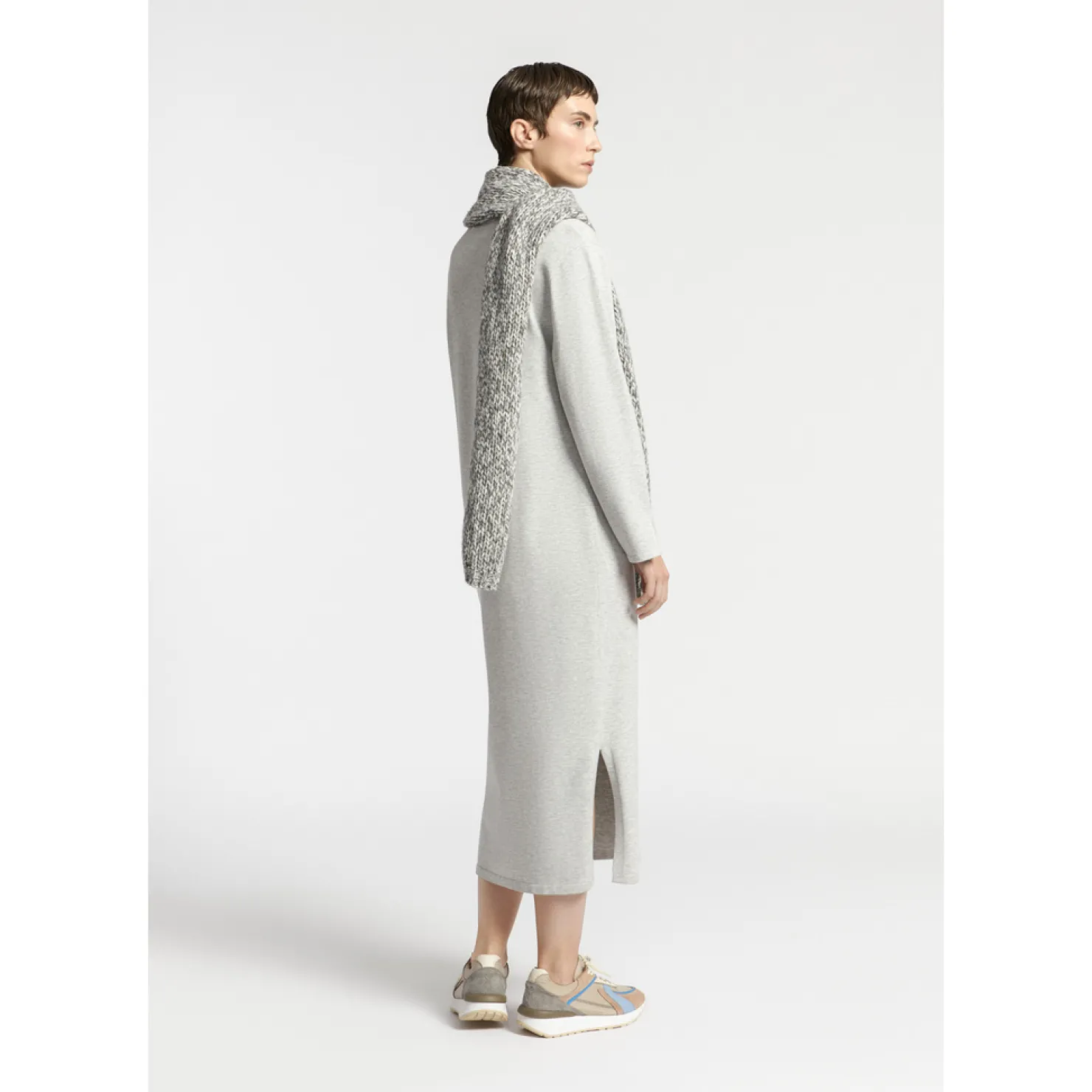 lange_gebreide_jurk_met_split_11.webp DAMES Xandres Lange gebreide jurk met split