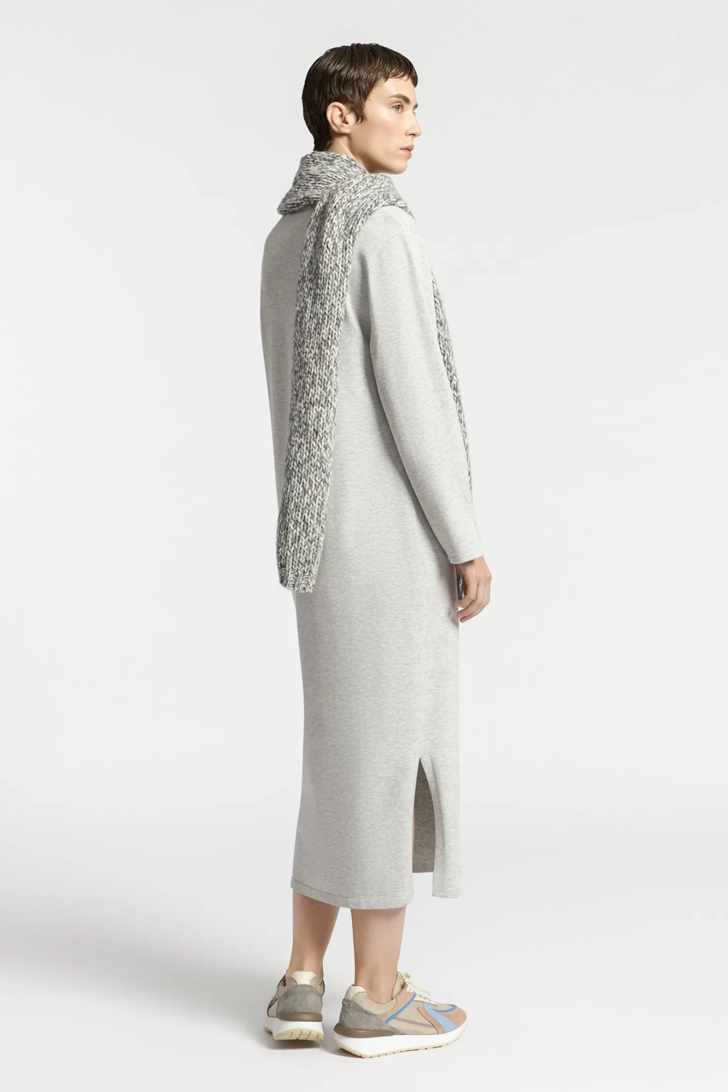 lange_gebreide_jurk_met_split_3.webp DAMES Xandres Lange gebreide jurk met split