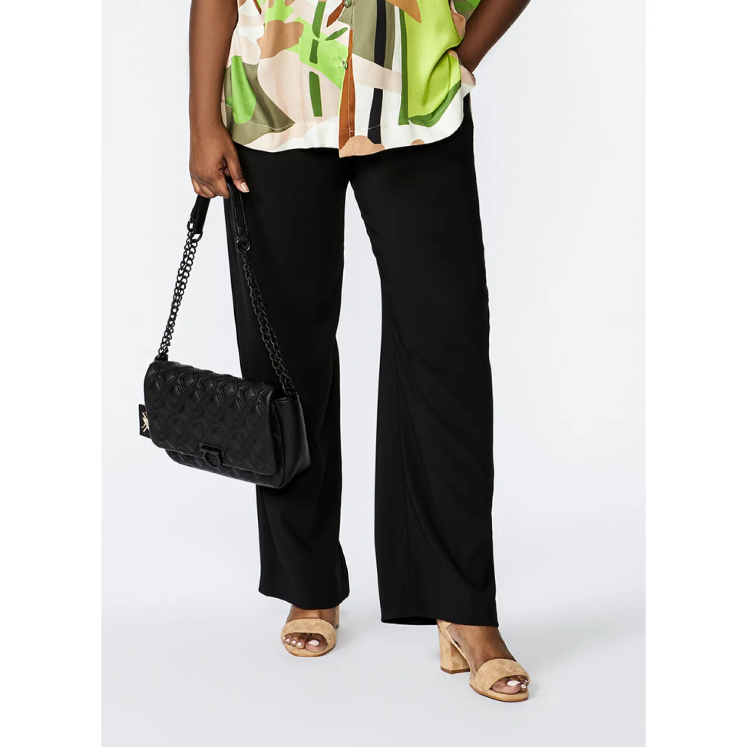 zwarte_losse_broek_10.webp DAMES Xandres Zwarte losse broek